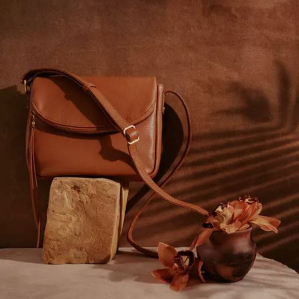 Hobo - Fern Messenger Crossbody - Debbie's Hallmark